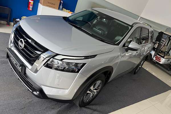 2023 Nissan Pathfinder Ti R53