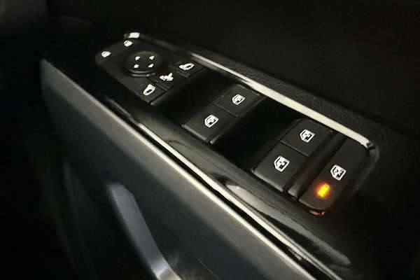 2023 Nissan Pathfinder Ti R53