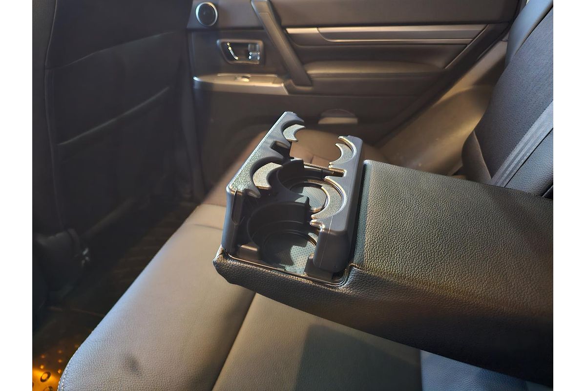 2020 Mitsubishi Pajero GLS NX