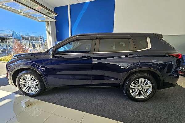 2022 Mitsubishi Outlander ES ZM