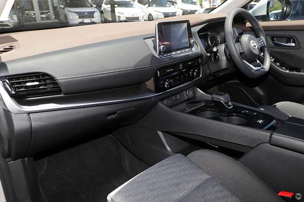 2025 Nissan X-TRAIL ST T33