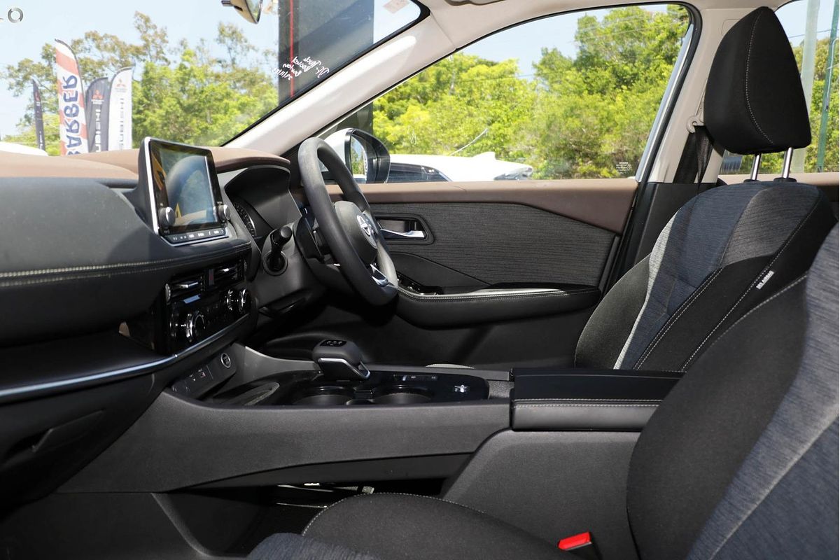 2025 Nissan X-TRAIL ST T33