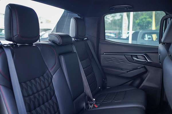 2025 Isuzu D-MAX X-TERRAIN 4X4