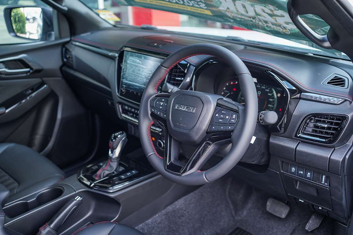 2025 Isuzu D-MAX X-TERRAIN 4X4