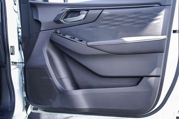 2025 Isuzu D-MAX X-TERRAIN 4X4