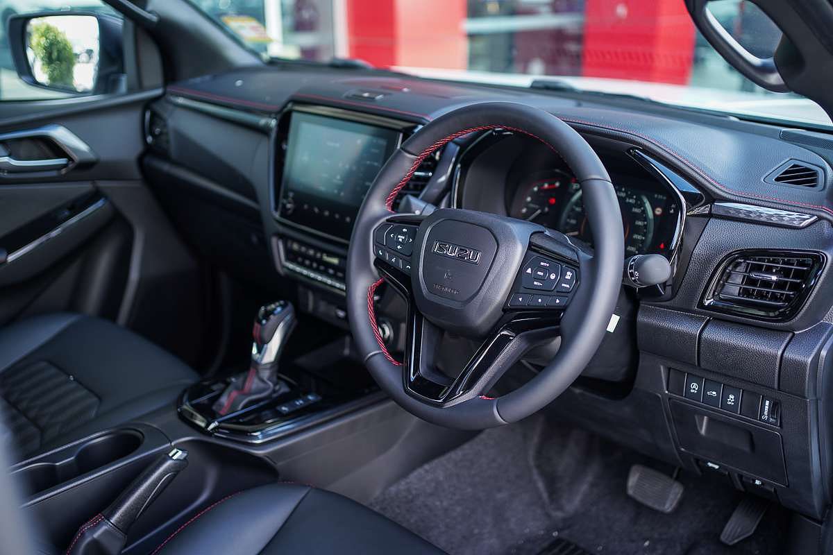 2025 Isuzu D-MAX X-TERRAIN 4X4
