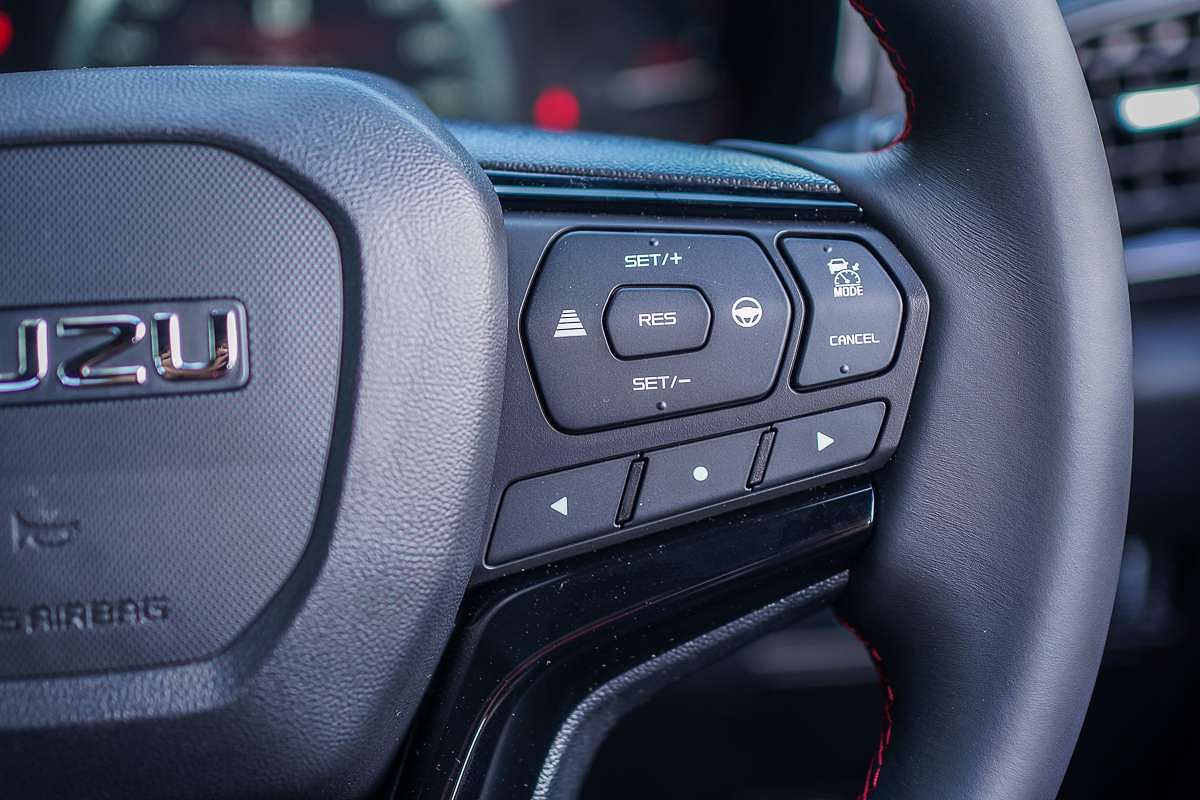 2025 Isuzu D-MAX X-TERRAIN 4X4