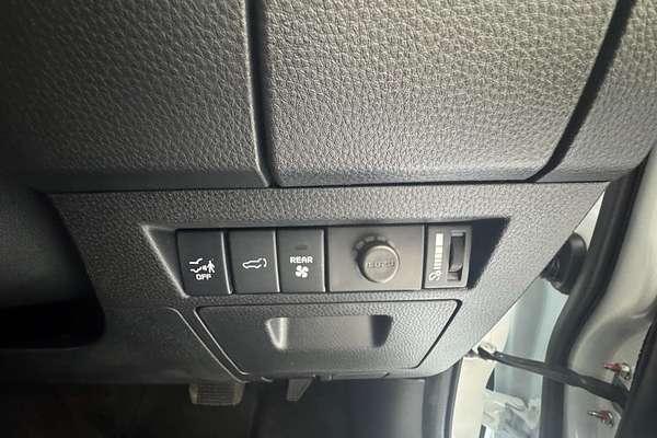 2025 Isuzu MU-X LS-T