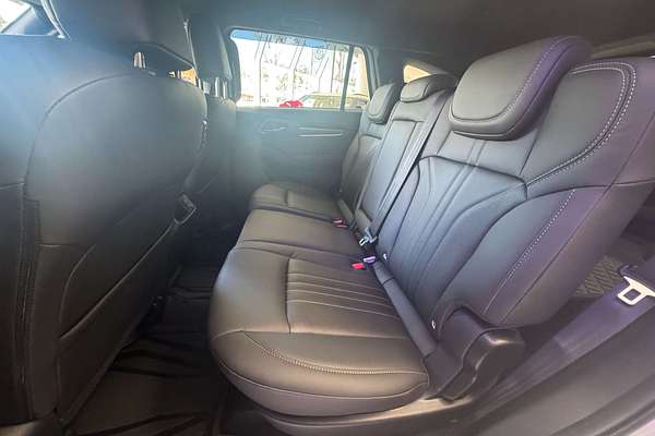 2025 Isuzu MU-X LS-T