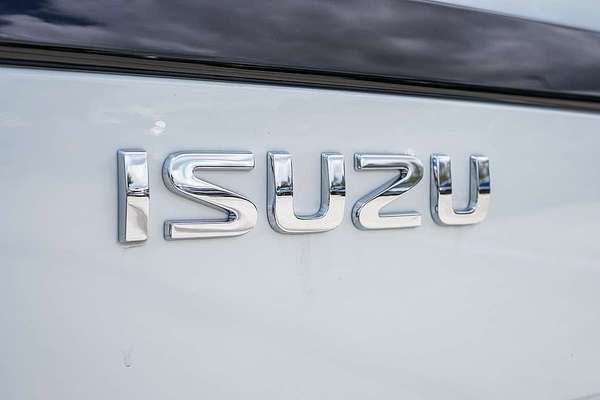 2025 Isuzu MU-X LS-T