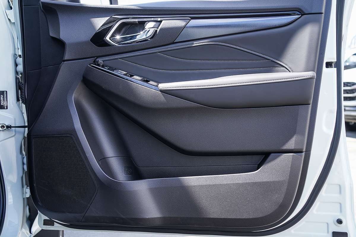 2025 Isuzu MU-X LS-T