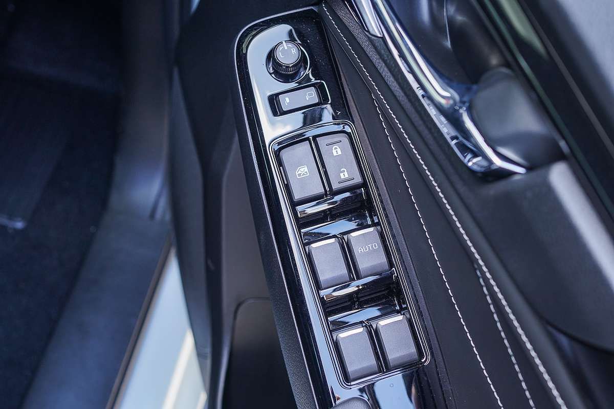 2025 Isuzu MU-X LS-T