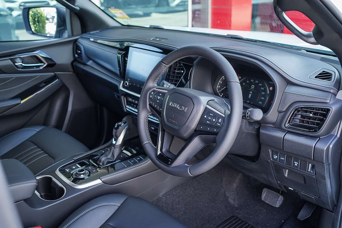 2025 Isuzu MU-X LS-T