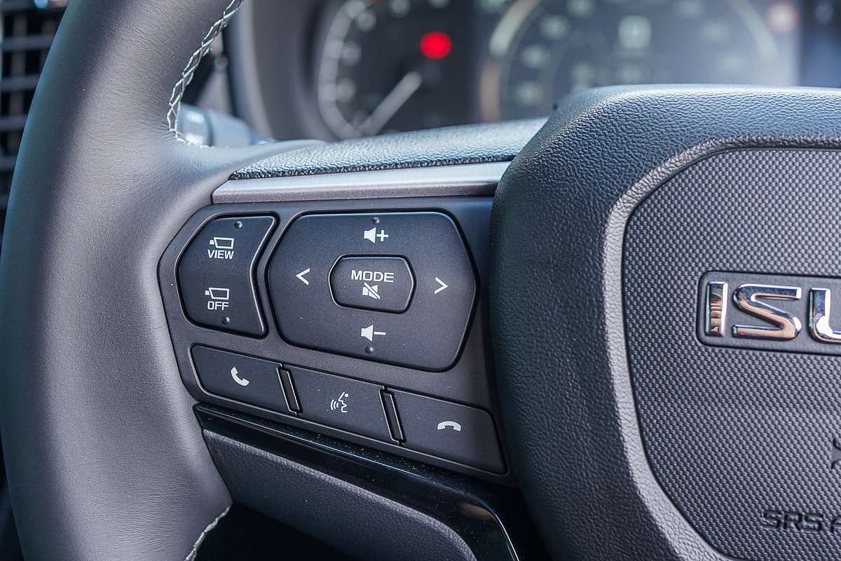 2025 Isuzu MU-X LS-T