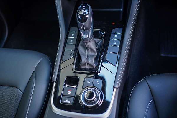 2025 Isuzu MU-X LS-T