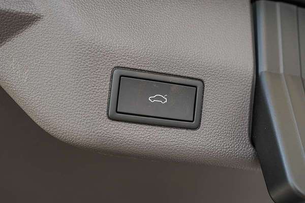 2024 Volkswagen Multivan TDI360 Life T7 SWB