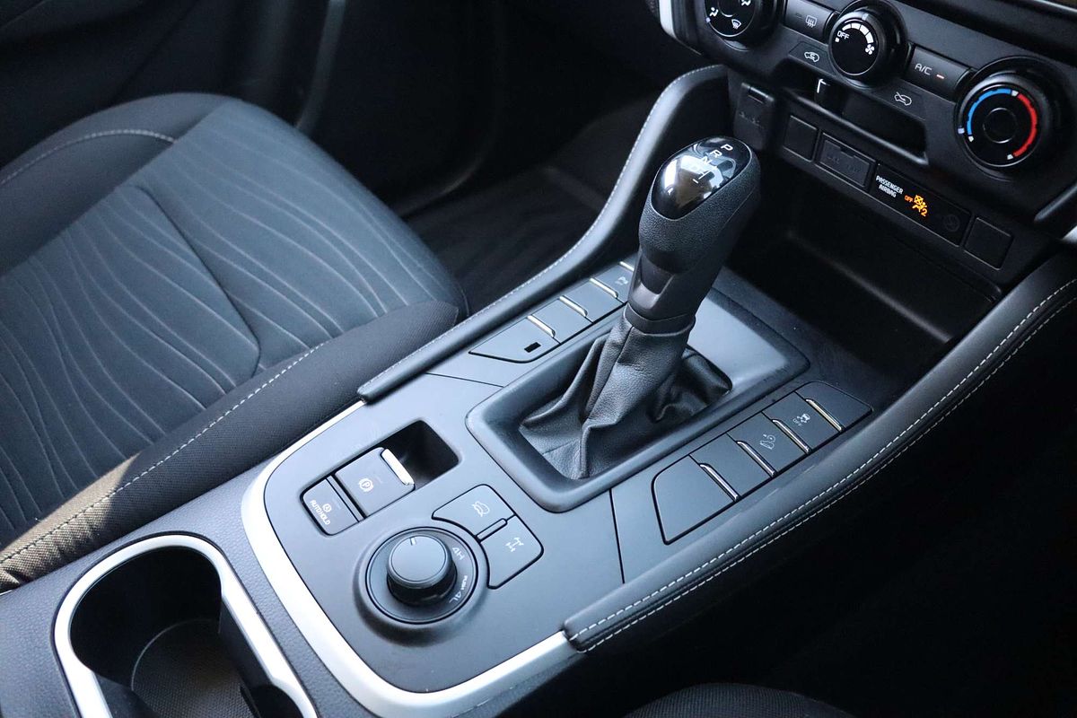 2021 Isuzu MU-X LS-M