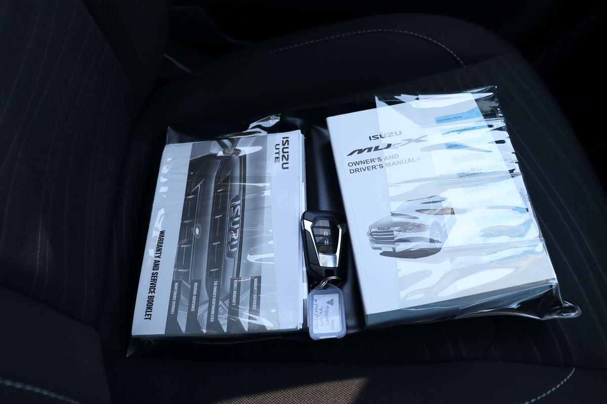 2021 Isuzu MU-X LS-M