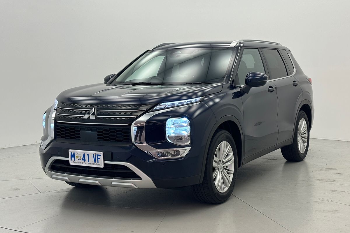 2023 Mitsubishi Outlander LS ZM