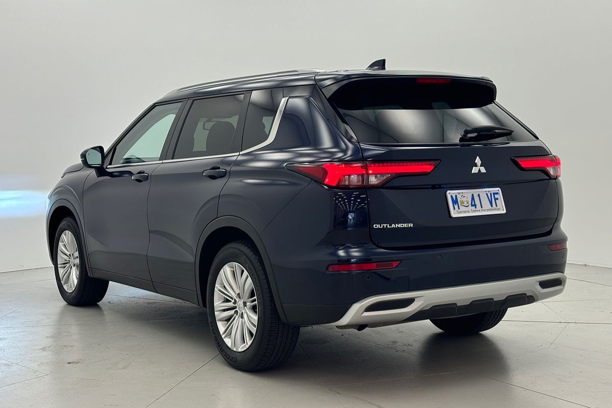 2023 Mitsubishi Outlander LS ZM