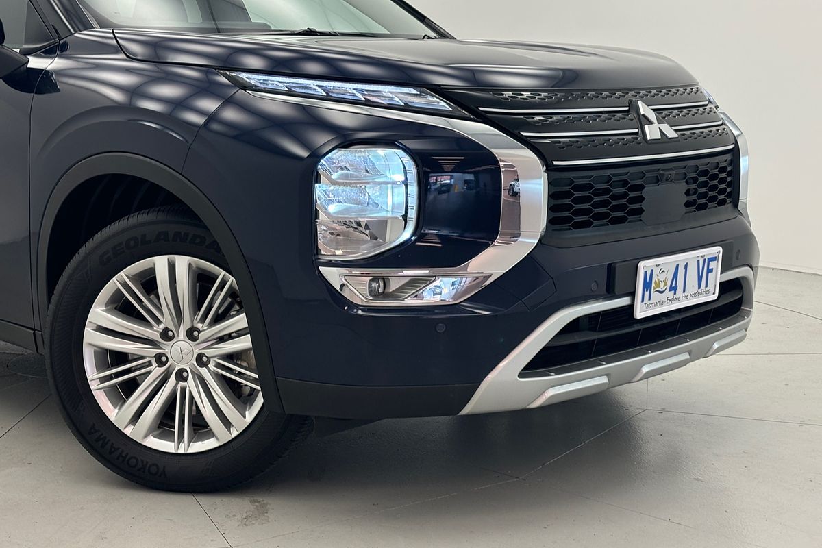 2023 Mitsubishi Outlander LS ZM