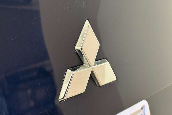 2023 Mitsubishi Outlander LS ZM