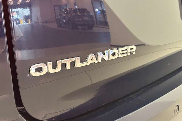 2023 Mitsubishi Outlander LS ZM