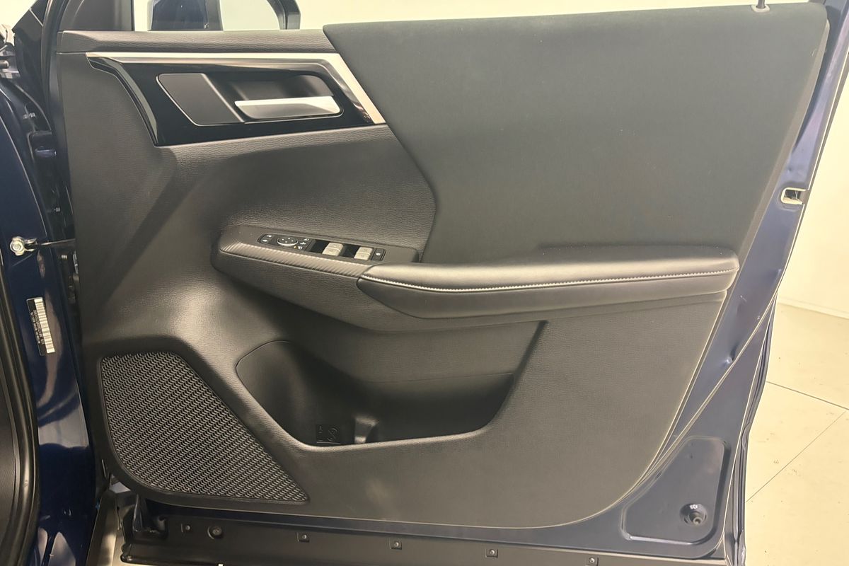 2023 Mitsubishi Outlander LS ZM