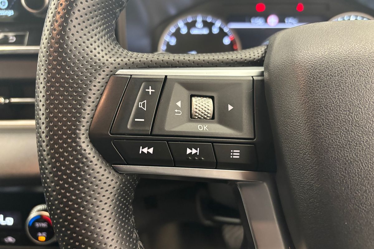 2023 Mitsubishi Outlander LS ZM