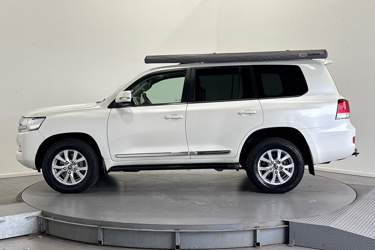 2019 Toyota Landcruiser Sahara VDJ200R