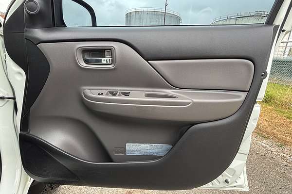 2017 Mitsubishi Triton GLX MQ 4X4