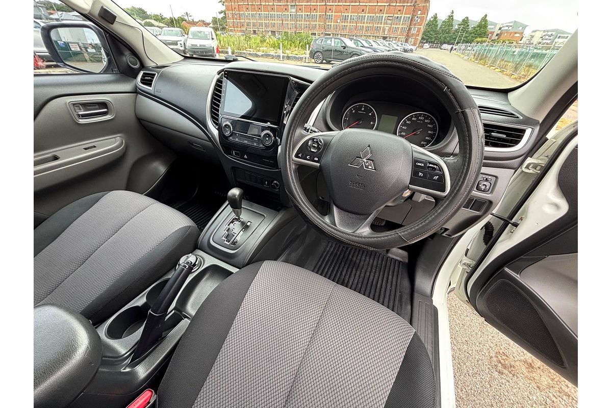 2017 Mitsubishi Triton GLX MQ 4X4