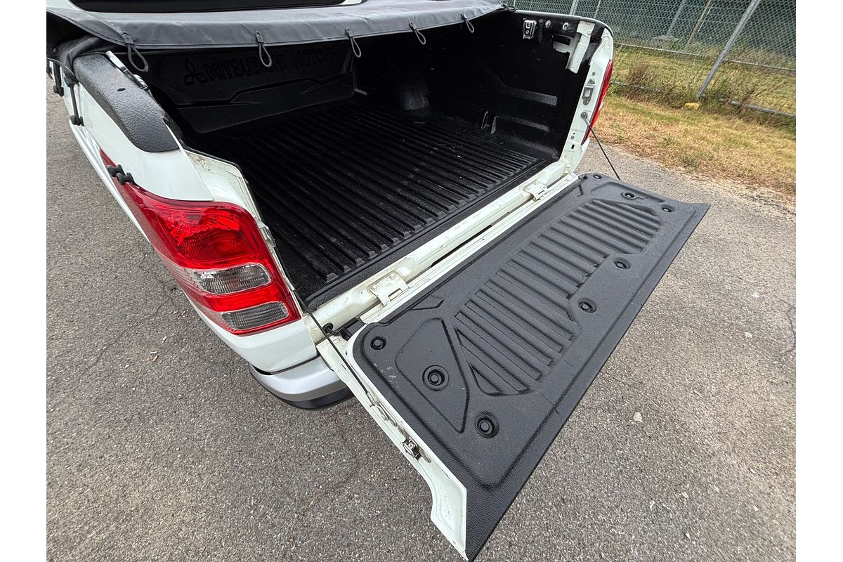 2017 Mitsubishi Triton GLX MQ 4X4