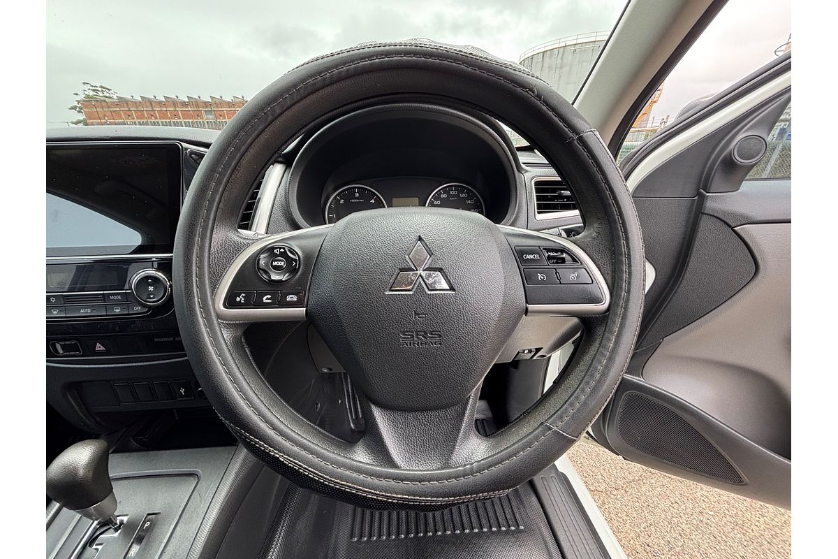 2017 Mitsubishi Triton GLX MQ 4X4