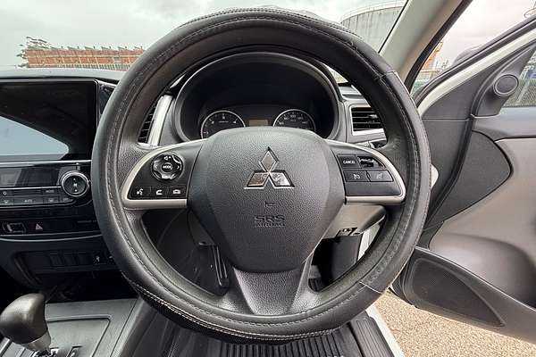 2017 Mitsubishi Triton GLX MQ 4X4