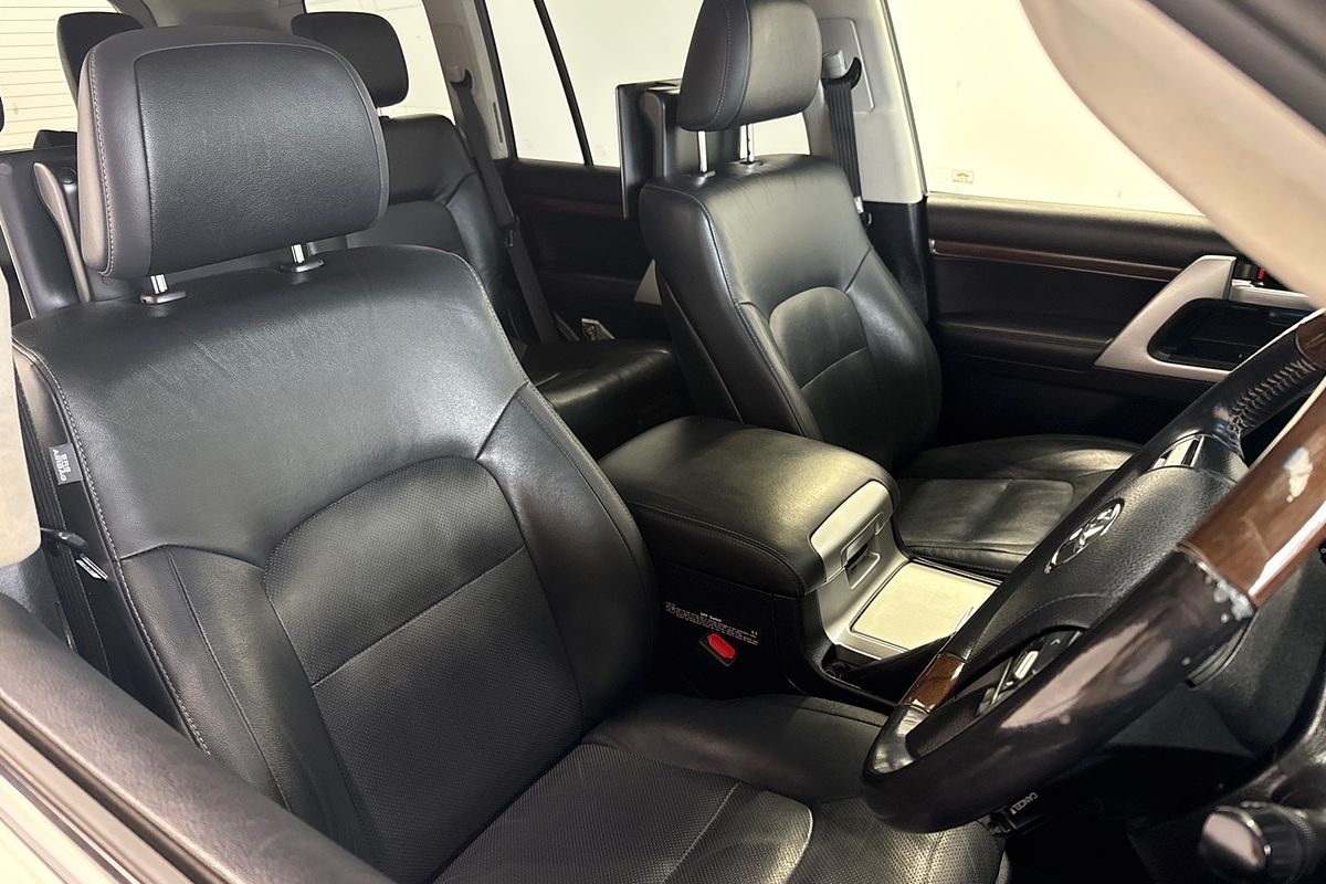 2019 Toyota Landcruiser Sahara VDJ200R