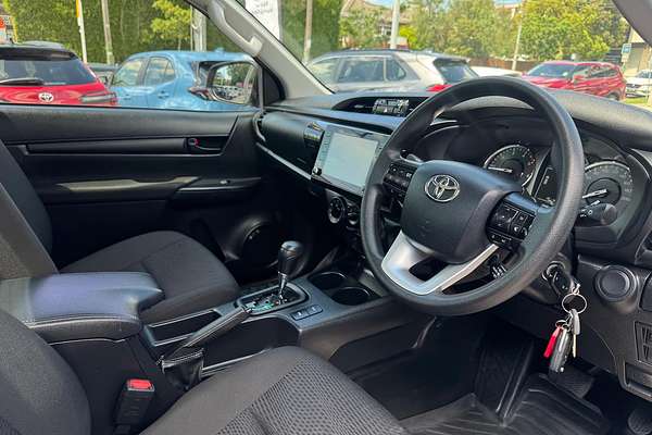 2023 Toyota Hilux SR GUN126R