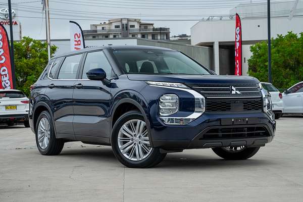 2023 Mitsubishi Outlander ES ZM