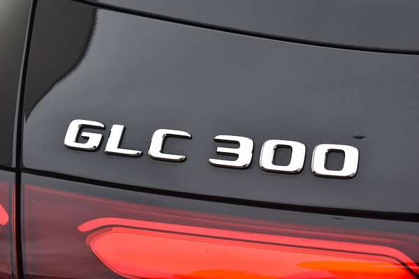 2025 Mercedes-Benz GLC-Class GLC300 X254