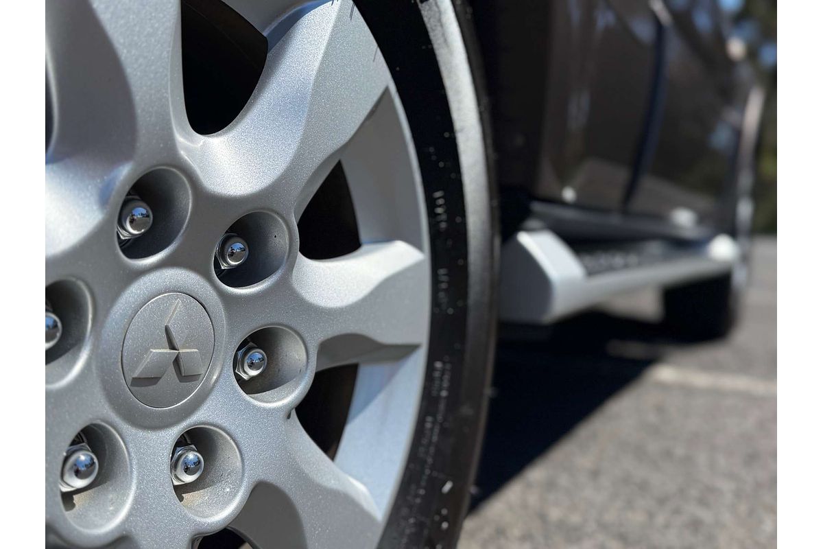 2010 Mitsubishi Pajero GLS NT