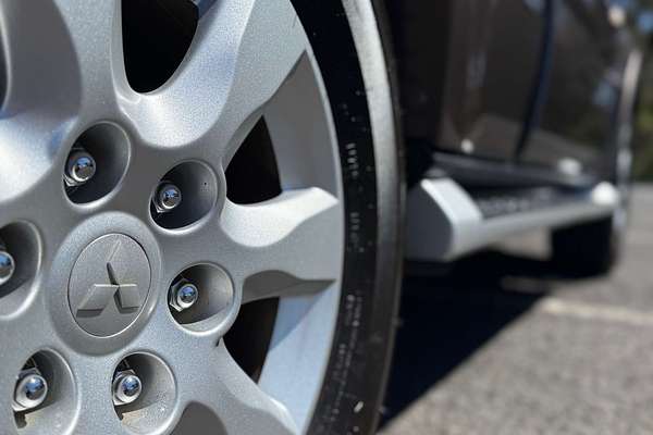 2010 Mitsubishi Pajero GLS NT