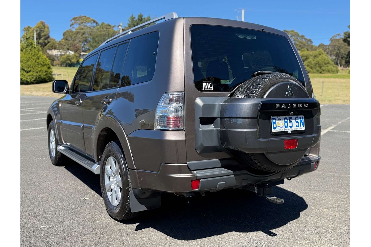 2010 Mitsubishi Pajero GLS NT