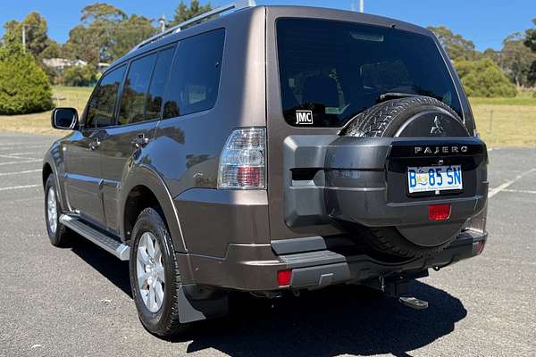 2010 Mitsubishi Pajero GLS NT