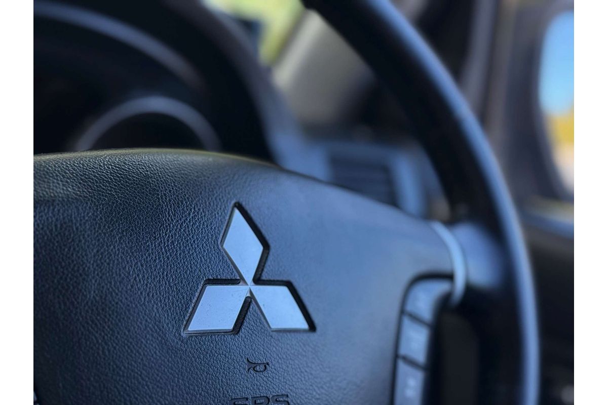 2010 Mitsubishi Pajero GLS NT