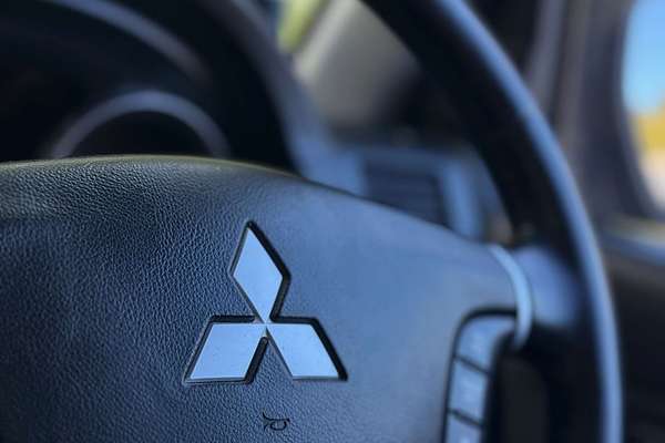 2010 Mitsubishi Pajero GLS NT