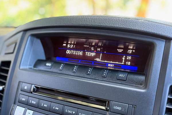 2010 Mitsubishi Pajero GLS NT