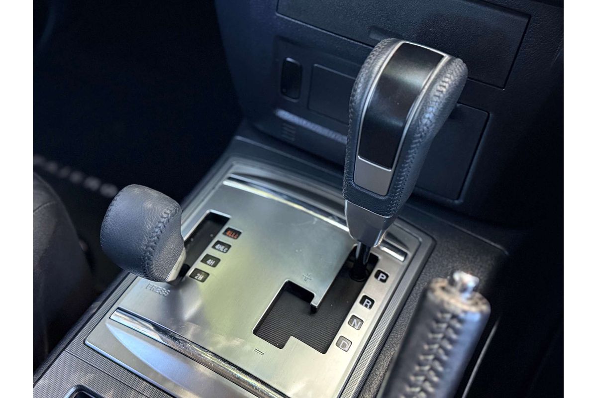 2010 Mitsubishi Pajero GLS NT