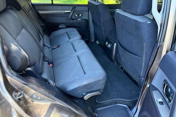 2010 Mitsubishi Pajero GLS NT