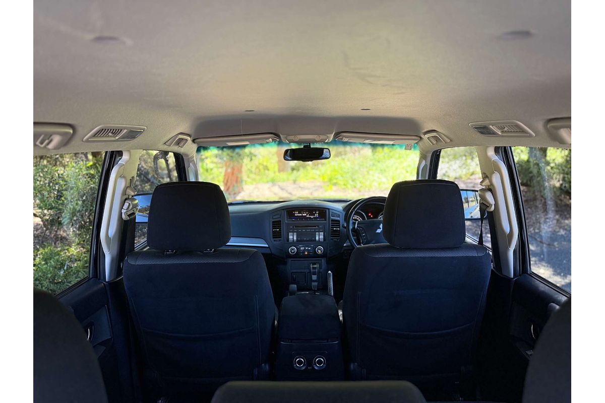 2010 Mitsubishi Pajero GLS NT