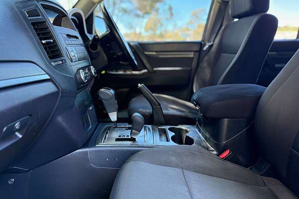 2010 Mitsubishi Pajero GLS NT